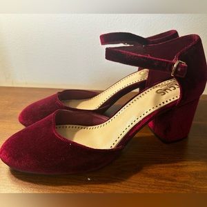 Women’s Circus by Sam Edelman Mary Jane pumps burgundy velvet size 10